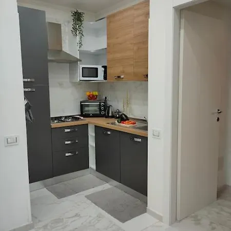 Lovely Independent Mini Apartment Cagliari