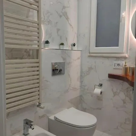 Lovely Independent Mini Apartment Cagliari