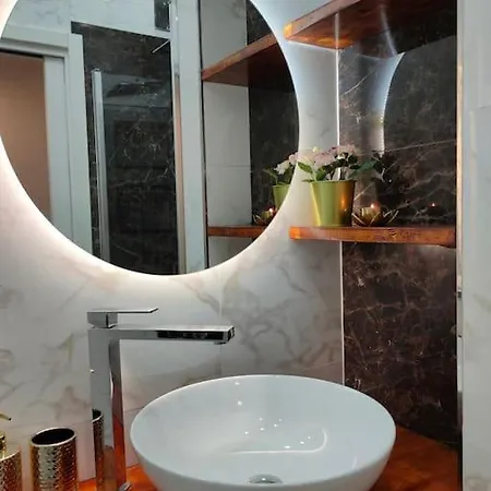 Апартаменты Lovely Independent Mini