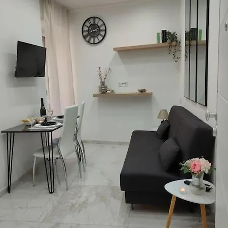 Lovely Independent Mini 칼리아리